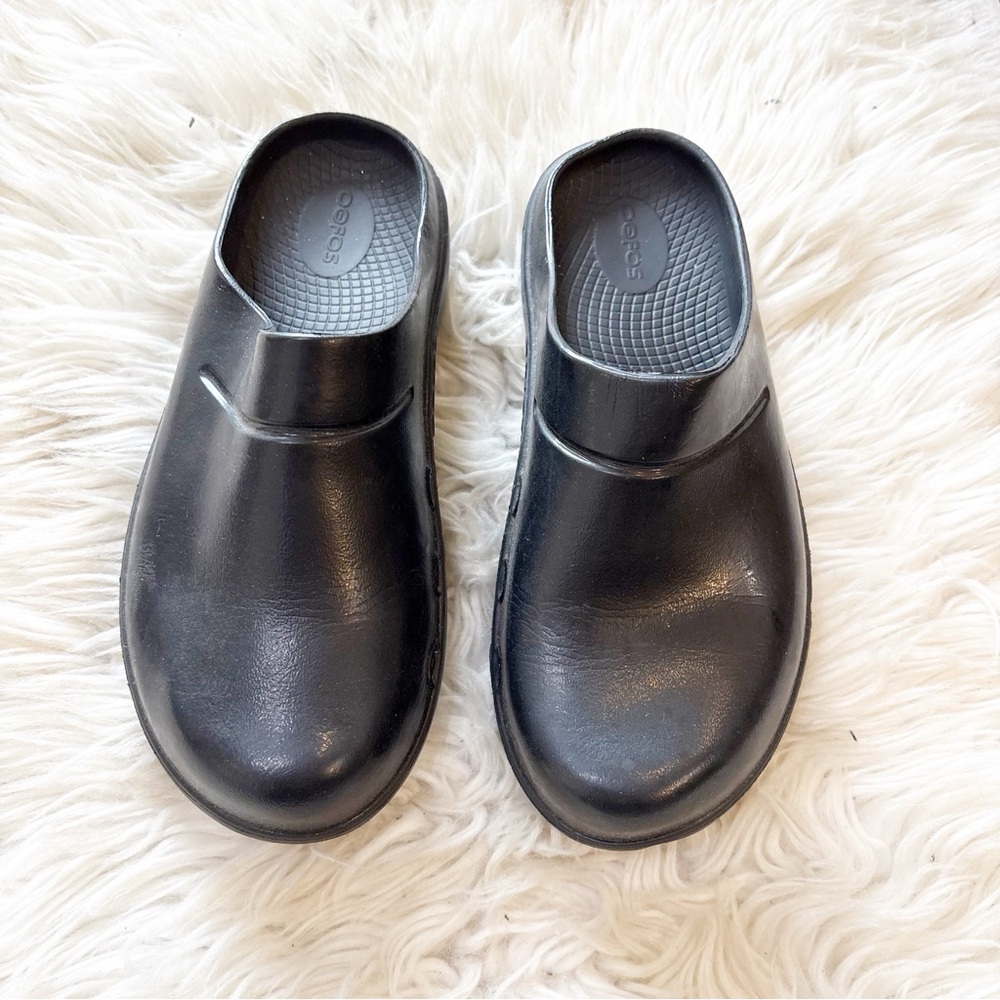 Oofos OOcloog Black Slip On Foam Recovery Comfort Clogs Women’s 9, Men’s 7 EU 40